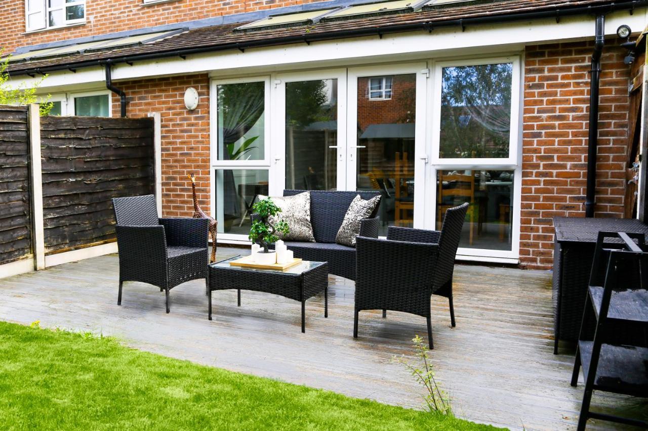 Cozy Townhouse In The Heart Of Greater Manchester Villa Eksteriør bilde