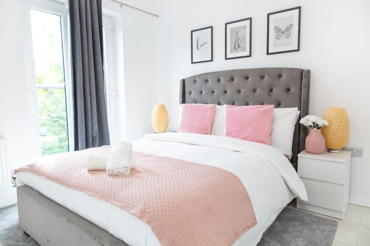 Cozy Townhouse In The Heart Of Greater Manchester Villa Eksteriør bilde