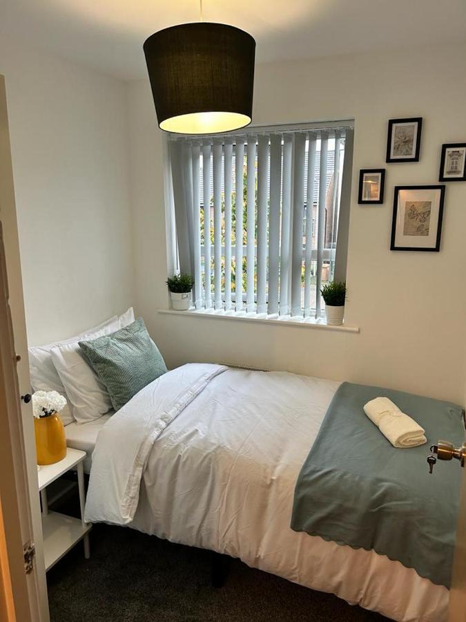 Cozy Townhouse In The Heart Of Greater Manchester Villa Eksteriør bilde