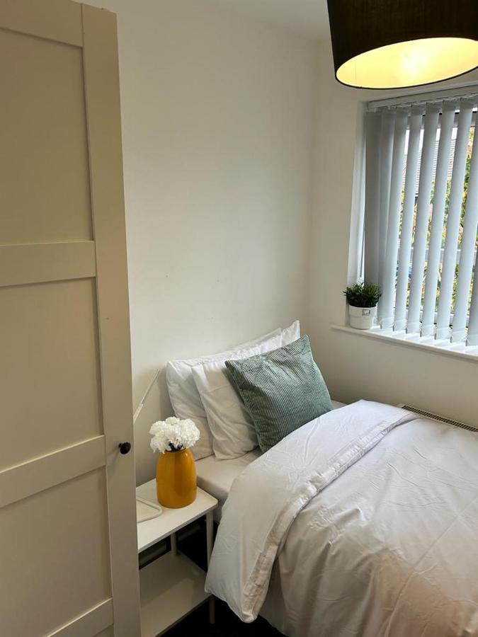 Cozy Townhouse In The Heart Of Greater Manchester Villa Eksteriør bilde