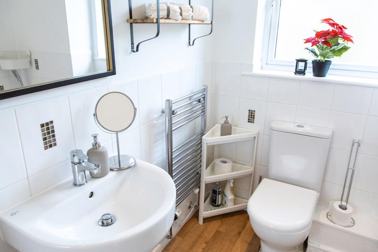 Cozy Townhouse In The Heart Of Greater Manchester Villa Eksteriør bilde