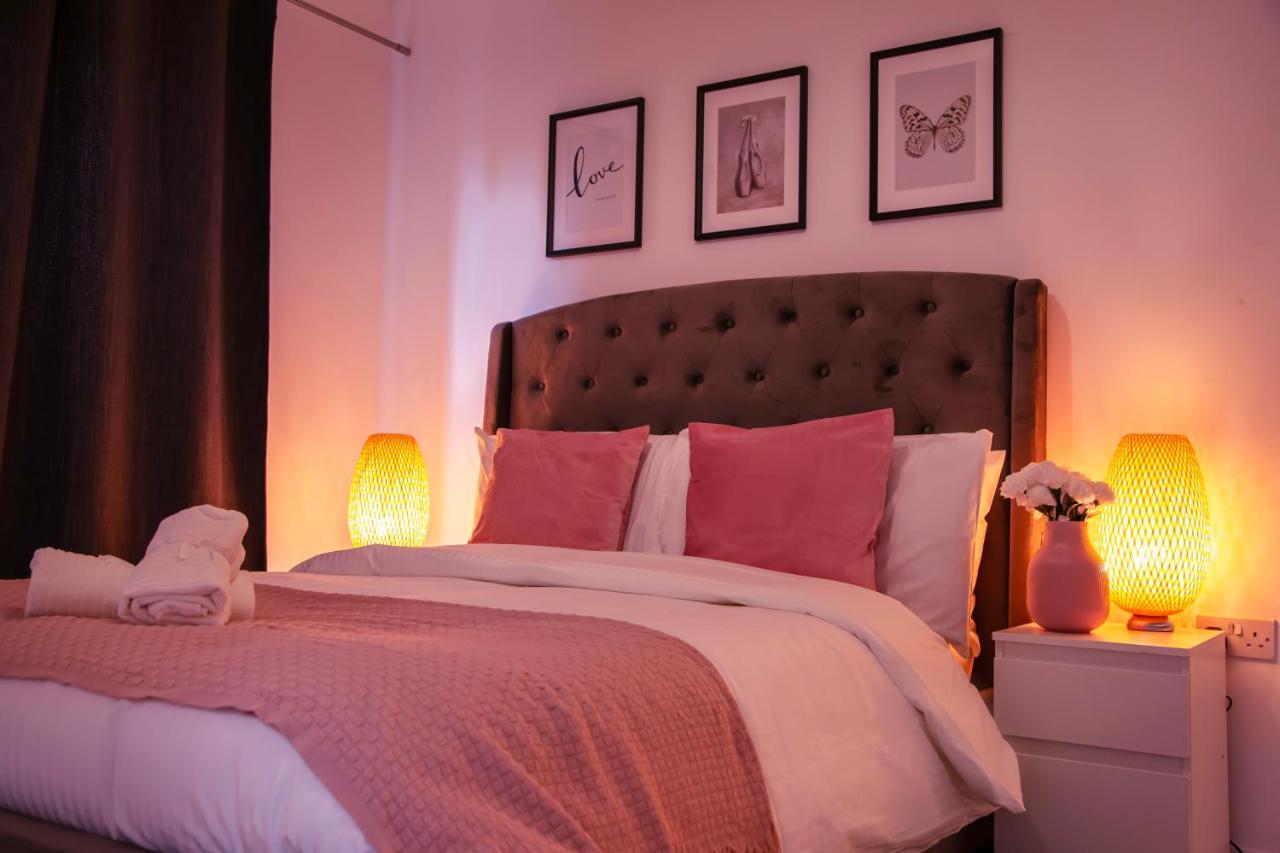 Cozy Townhouse In The Heart Of Greater Manchester Villa Eksteriør bilde