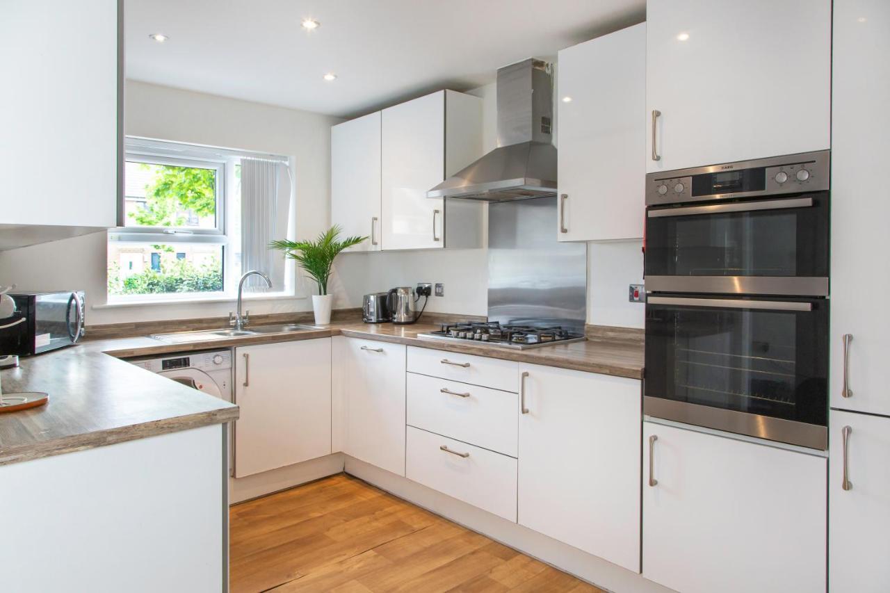 Cozy Townhouse In The Heart Of Greater Manchester Villa Eksteriør bilde