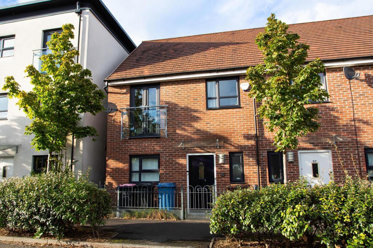 Cozy Townhouse In The Heart Of Greater Manchester Villa Eksteriør bilde