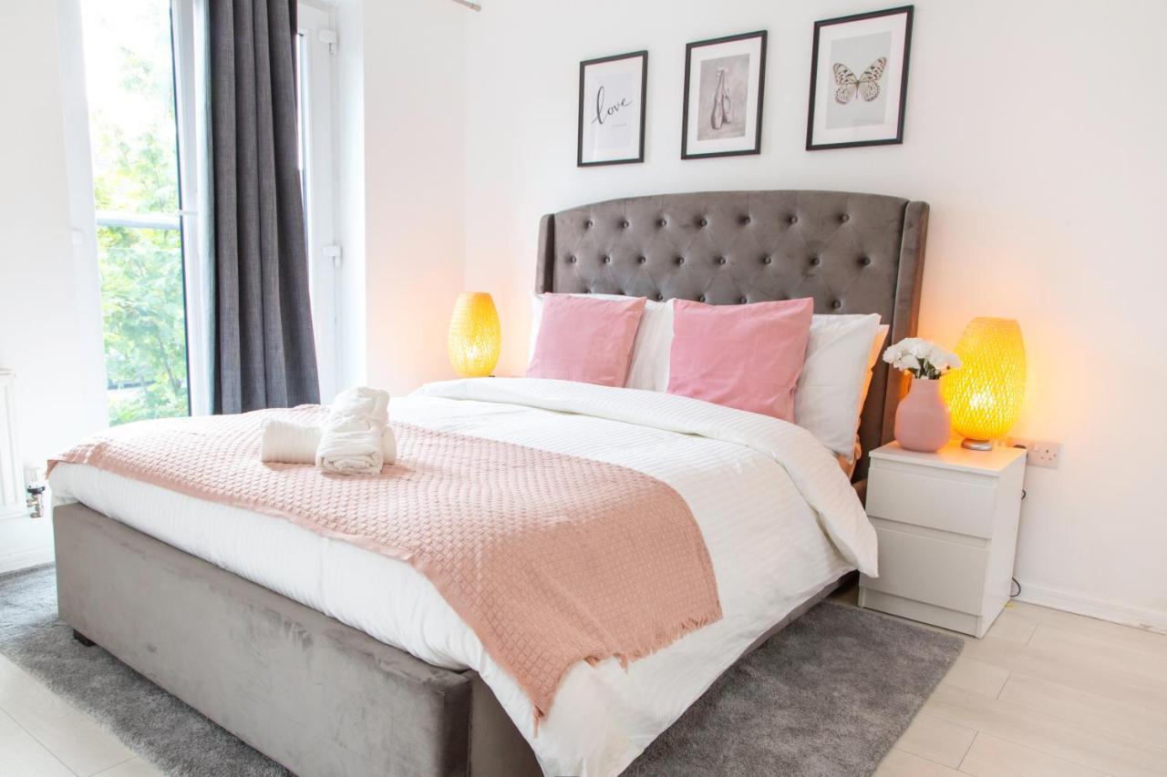 Cozy Townhouse In The Heart Of Greater Manchester Villa Eksteriør bilde