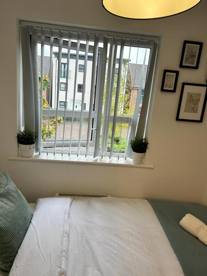Cozy Townhouse In The Heart Of Greater Manchester Villa Eksteriør bilde