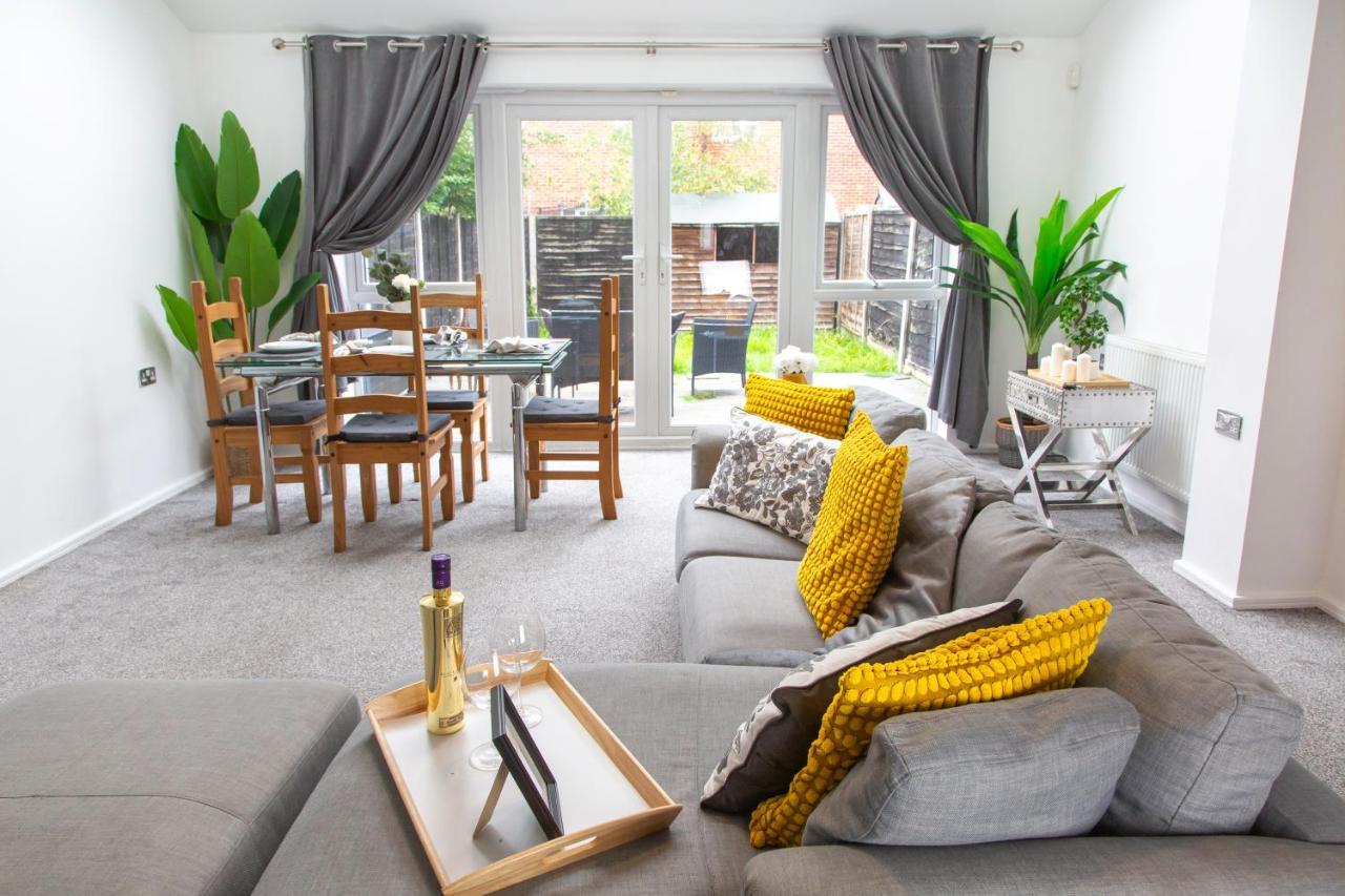Cozy Townhouse In The Heart Of Greater Manchester Villa Eksteriør bilde