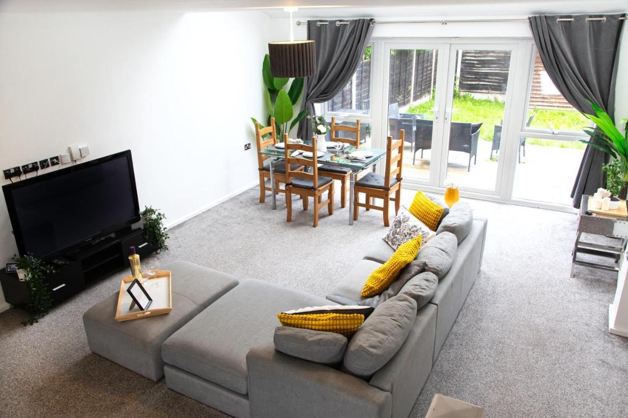 Cozy Townhouse In The Heart Of Greater Manchester Villa Eksteriør bilde
